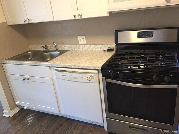 4th image of 1769 E Meyers Ave