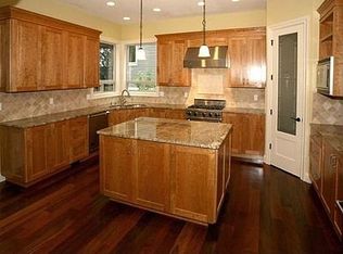 12892 SW Hillside Ter, Tigard, OR 97223