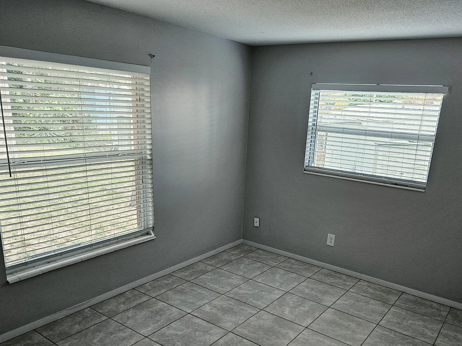 4 bed, $2,200 — Photo 2