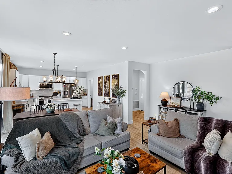 1217 N Walnut Ln — Photo 6