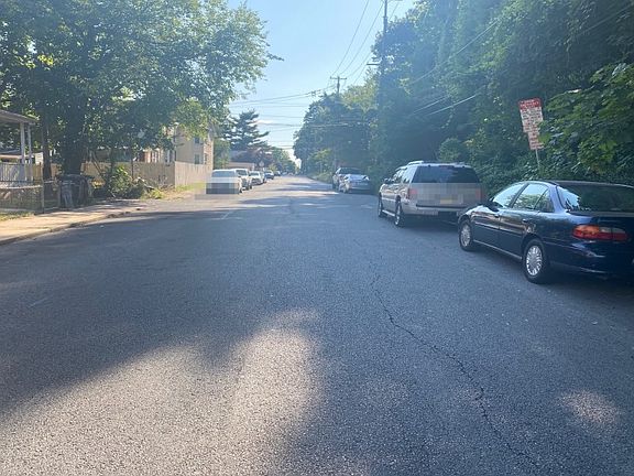 5th image of 429 Oak St