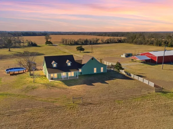 643 County Road 2992, Windom, TX 75492