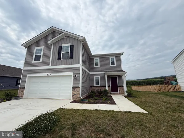 223 Orpington Dr, Martinsburg, WV 25403