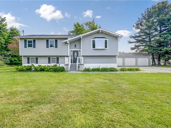 2948 Warner Rd, Fowler, OH 44418