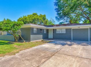 706 Edgebrook Dr, Houston, TX 77034