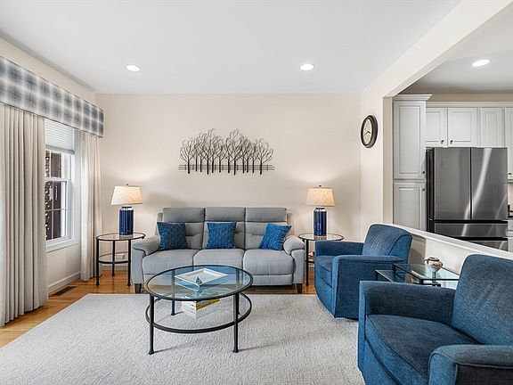 4th image of 213 Sandtrap Ct #213