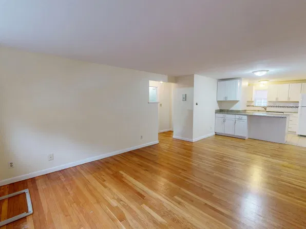 27 Arlington Rd, Woburn, MA