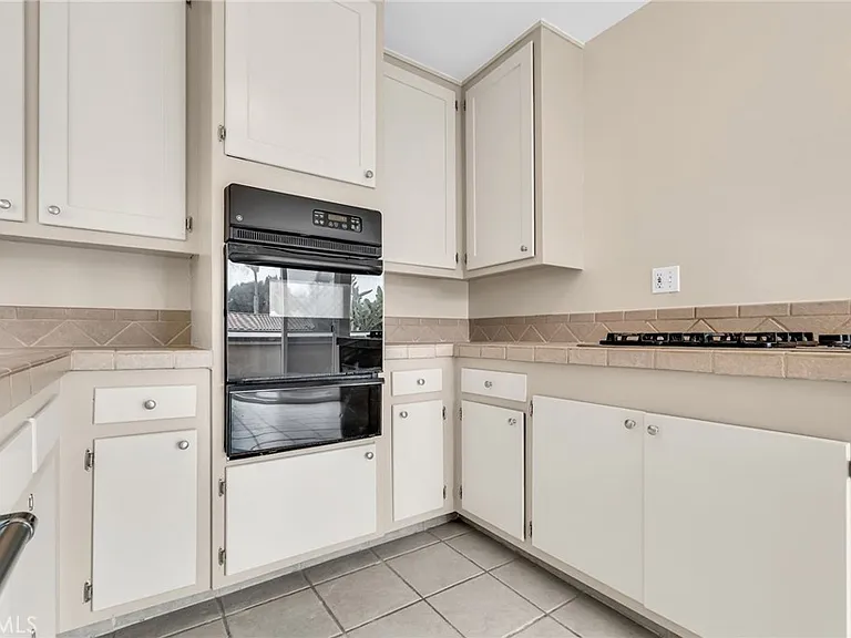 217 N Juanita Ave #B — Photo 9