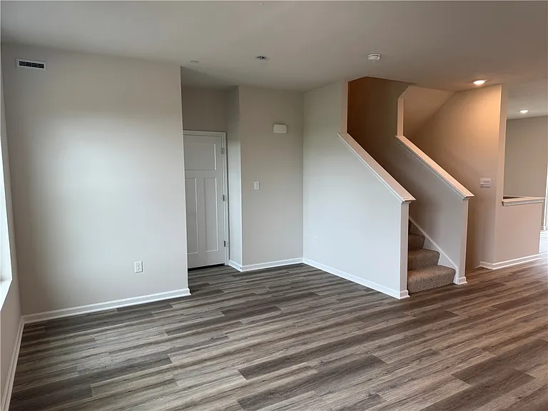 315 Alliance Dr — Photo 13