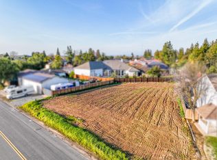 7060 N McCampbell Dr, Fresno, CA 93722