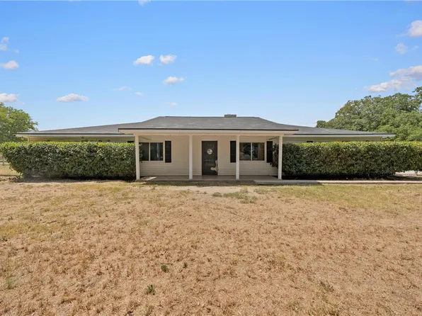 521 Wood St, Axtell, TX 76624