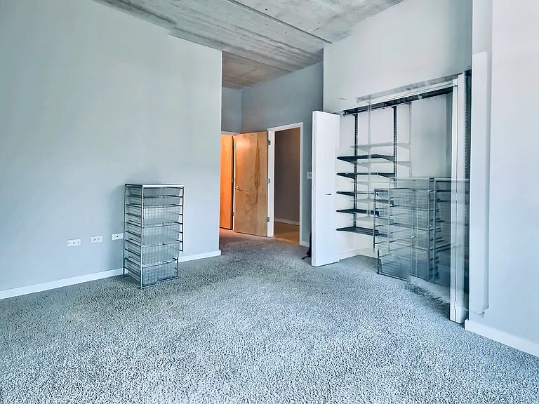 630 N Franklin St #1008 — Photo 6