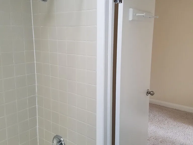 1378 Westbury Dr — Photo 17