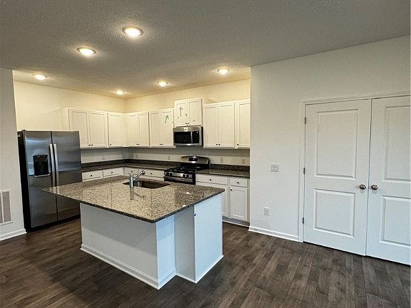 3rd image of 374 Jonagold Dr