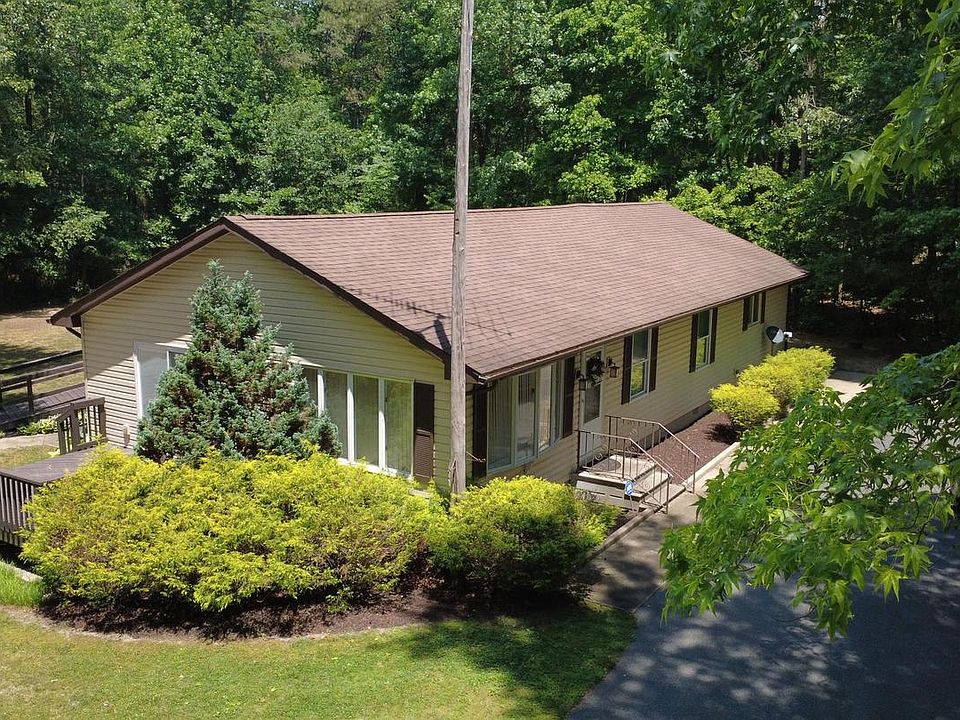 1st image of 28440 Bloomery Rd