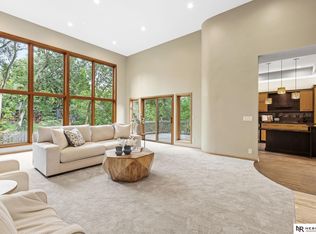 11348 Pine St, Omaha, NE 68144