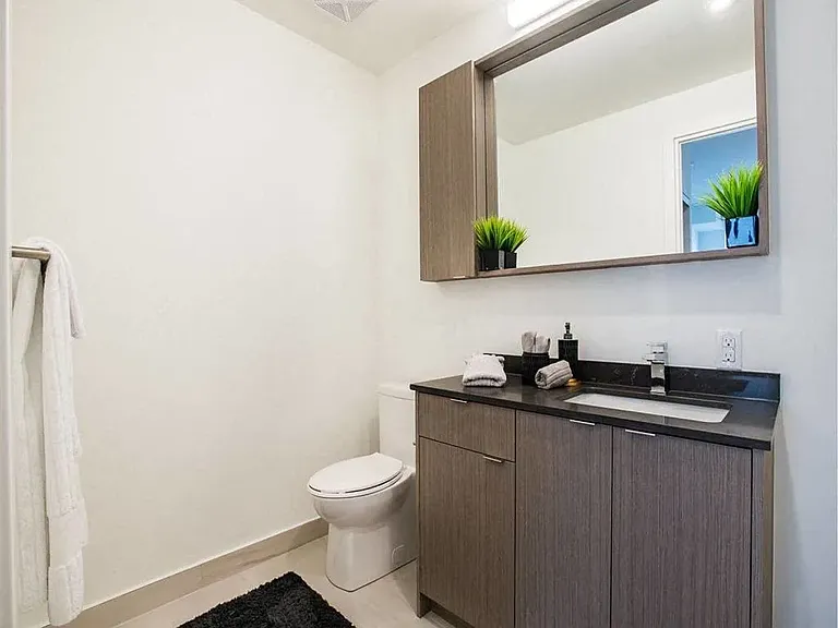 133 Bronte Rd — Photo 48