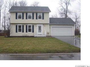 5928 King Hill Dr, Farmington, NY 14425