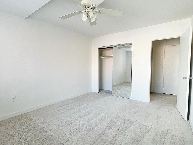 1021 Arlington Blvd #916 — Photo 9