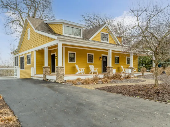 11151 Lake Shore Dr, Berrien Springs, MI 49103