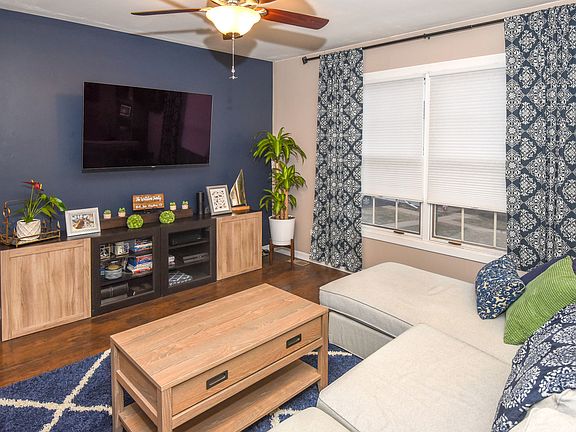 4th image of 765 Wellington Ave #765