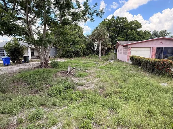 2133 Davis St, Fort Myers, FL 33916
