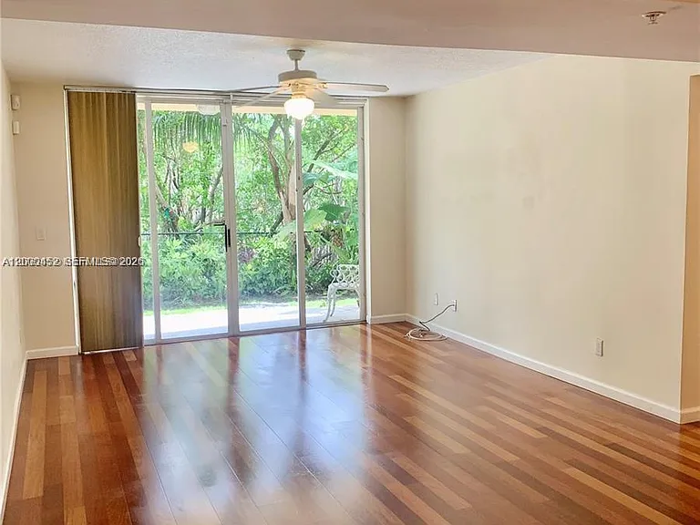 529 E Sheridan St #1021 — Photo 1