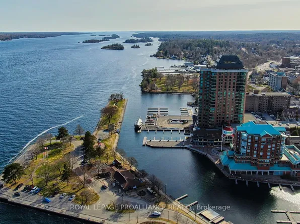 15 Saint Andrew St #1004, Brockville, ON K6V 0B8