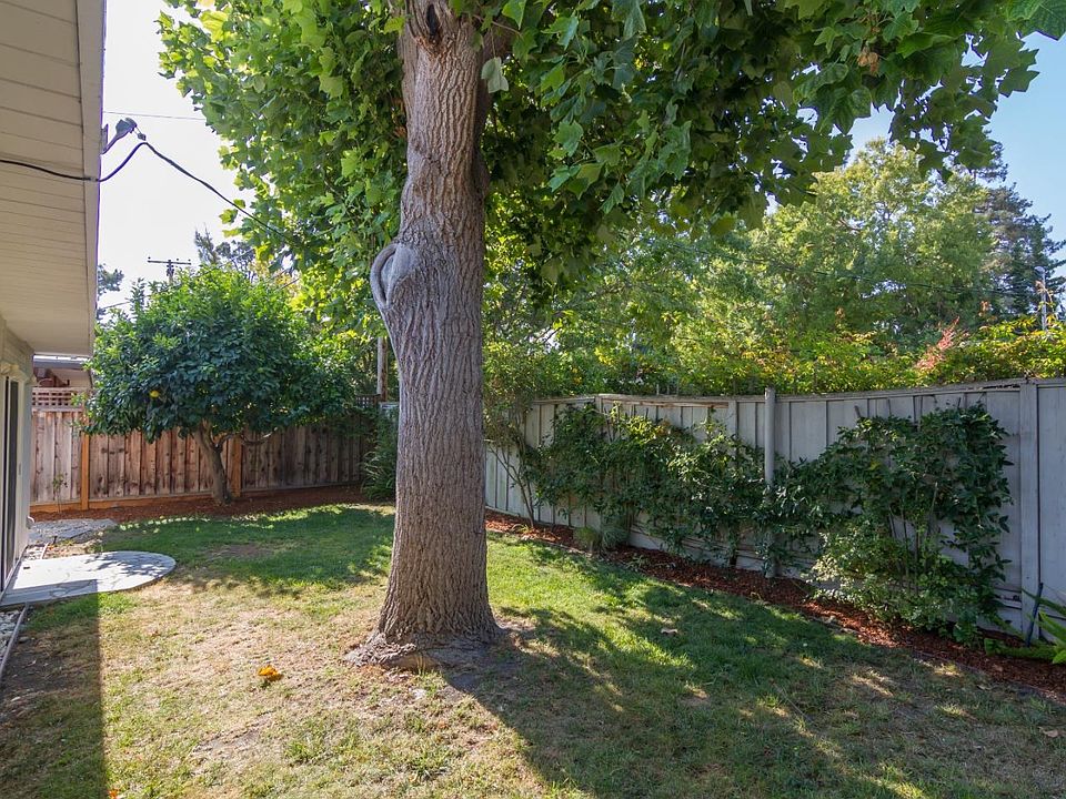 2nd image of 2421 Alvin St