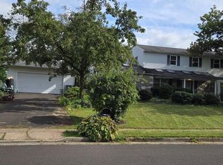 3549 Meadowlark Dr, Huntingdon Valley, PA 19006