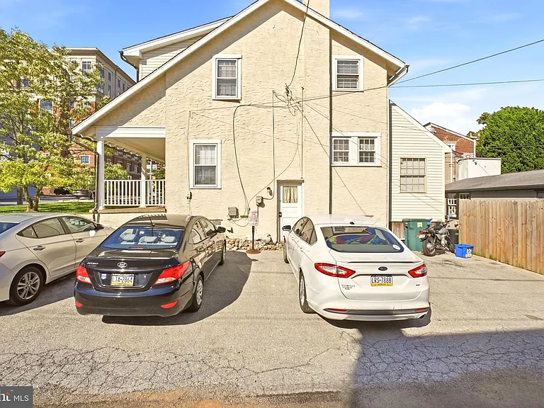 316 W Market St — Photo 7