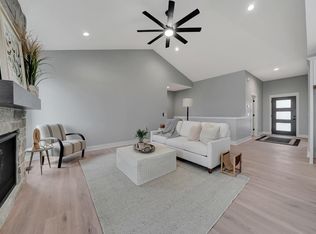8740 Mohave Dr, Lincoln, NE 68516