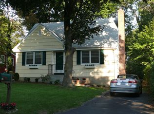 27 Ridgeley St, Darien, CT 06820