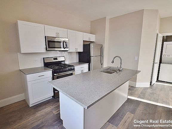 4th image of 1410 N Ashland Ave APT 3
