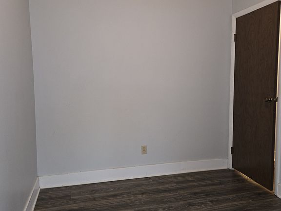 3rd image of 93 Ridgewood Ter