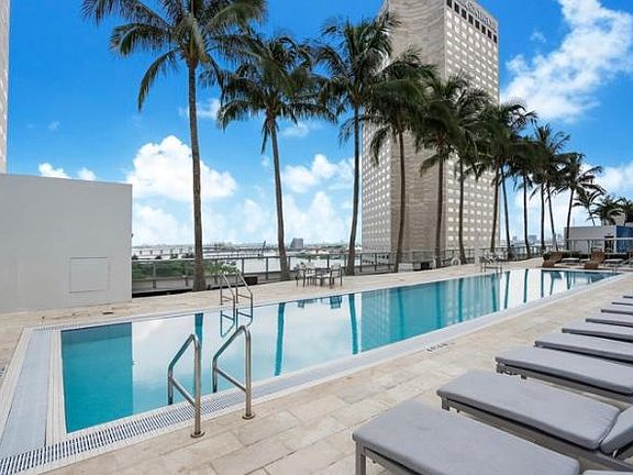 2nd image of 325 Biscayne Blvd #A11