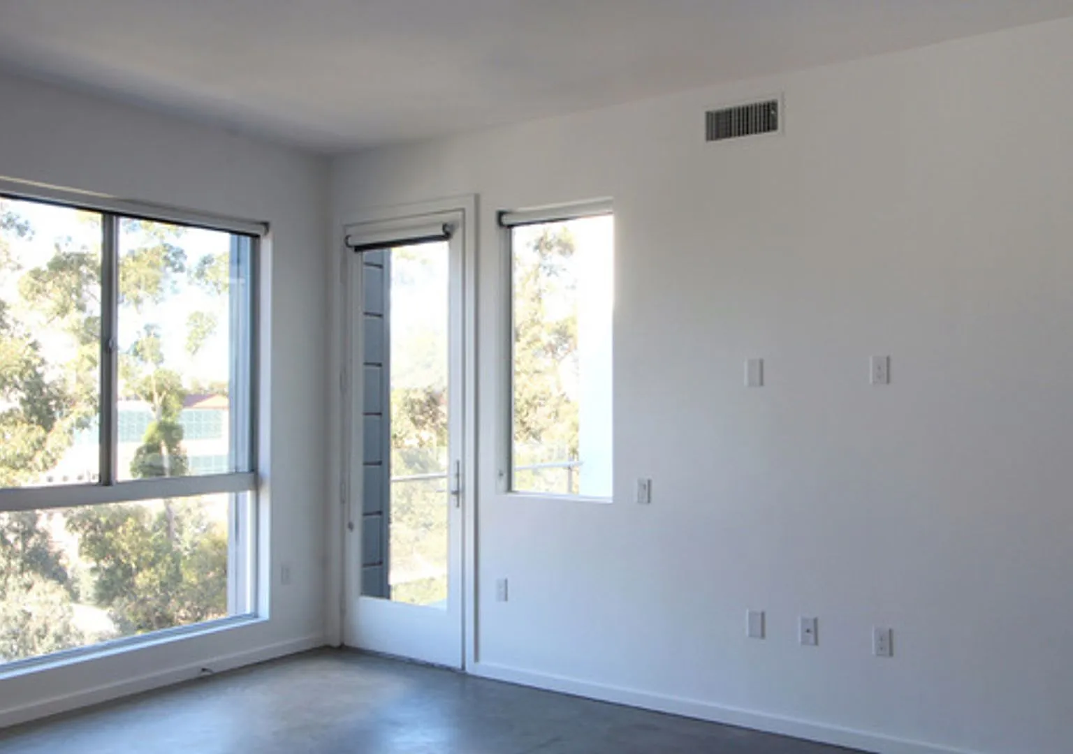 Crest-Urban Apartments — Photo 4
