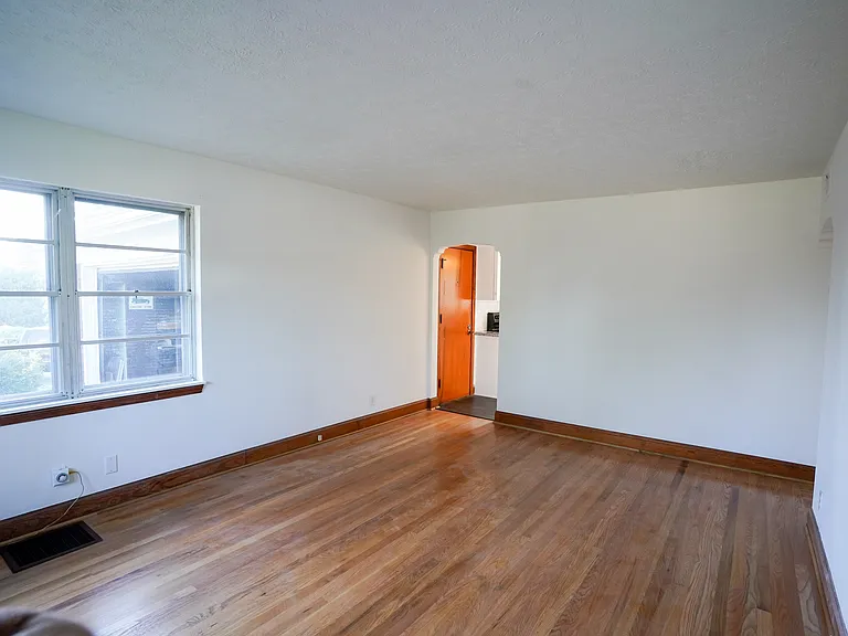43 Hilltop Rd — Photo 5
