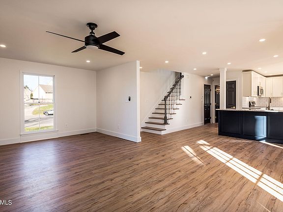 3rd image of 1404 Hawks Landing Dr