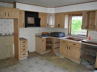 11910 Waynesburg Pike Rd, Cameron, WV 26033