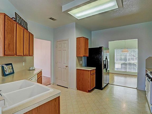 5th image of 19511 Jackson Brook Way