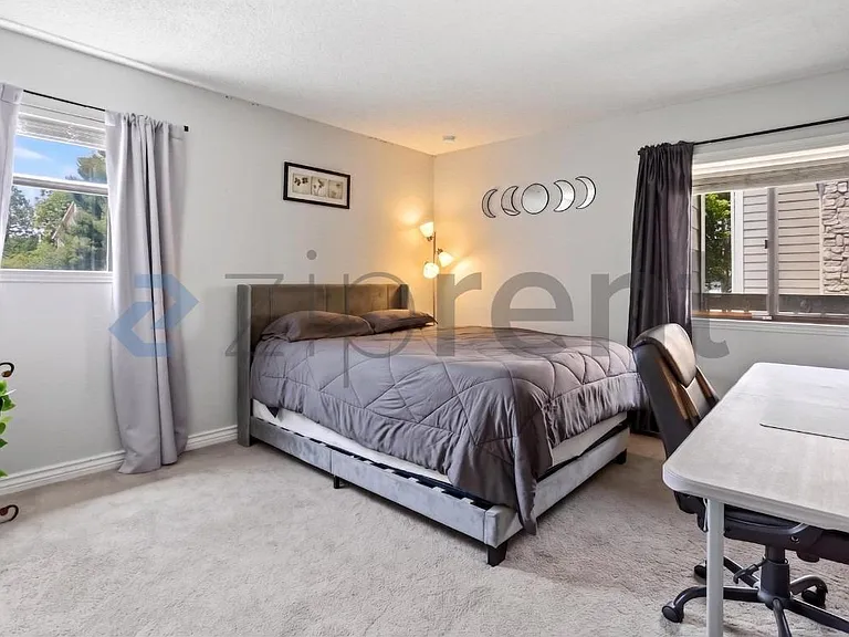 8225 Fairmount Dr — Photo 7