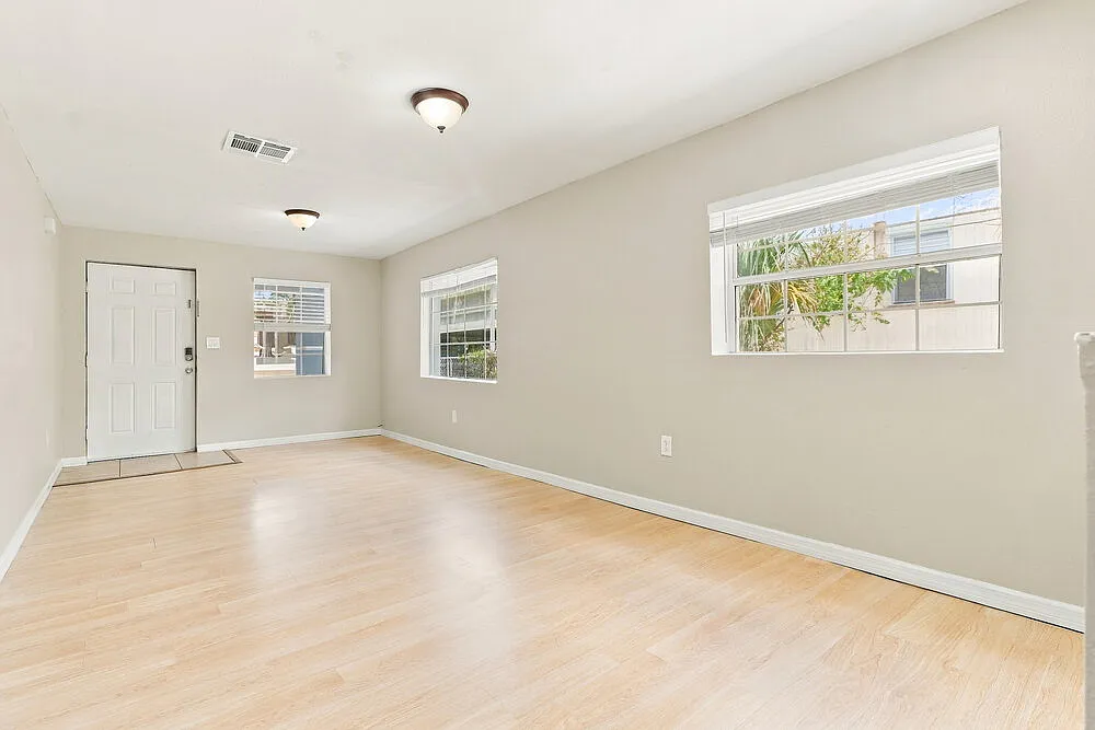 2 bed, 2.0 bath, 1298 sqft, $1,665 — Photo 3