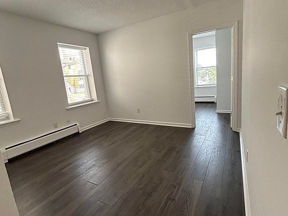 4th image of 24-30 West Ave #3R