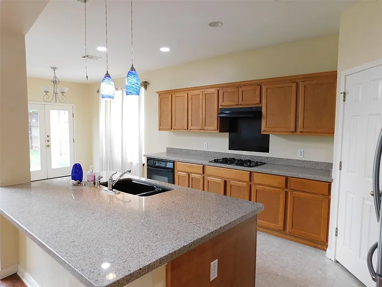 1511 Homewood Cir — Photo 2