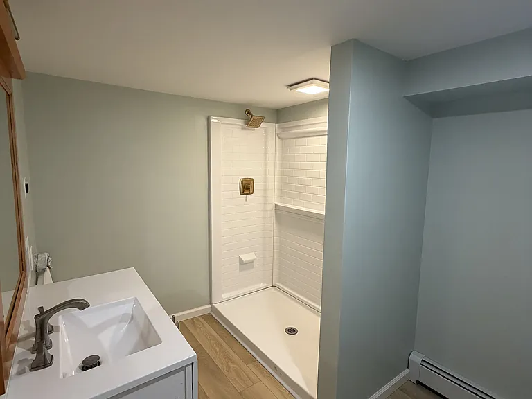 Bathroom with Washer/Dryer Hookups