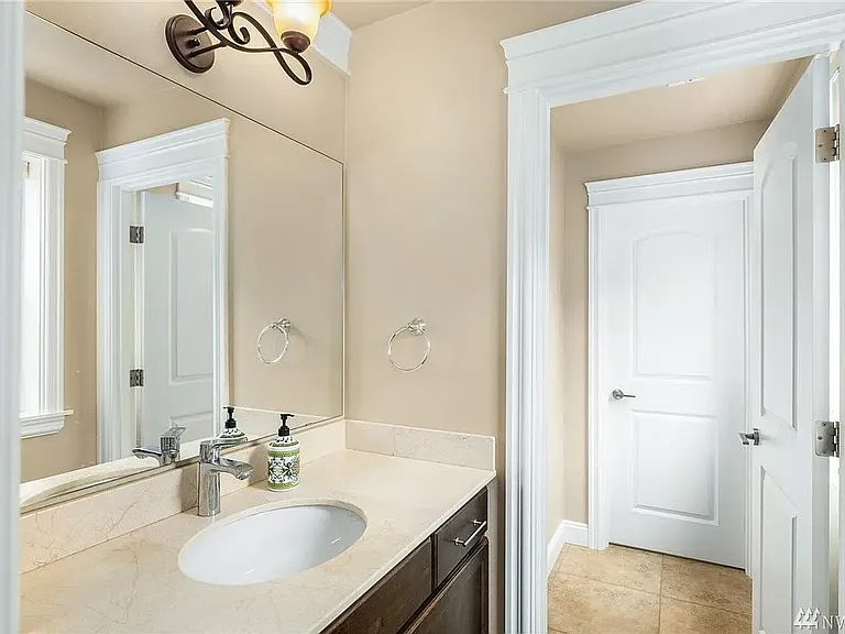2829 W Lake Sammamish Pkwy NE — Photo 2