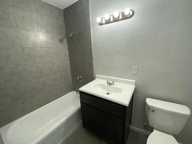 1112 Coolidge St — Photo 5