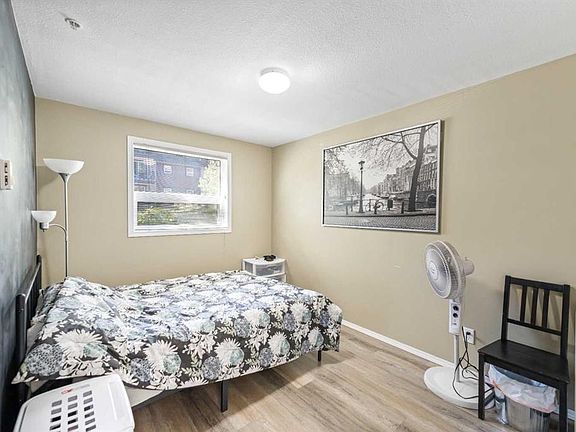 4th image of 180 SW Kananaskis Way #117
