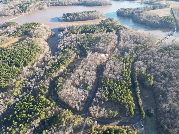 9968 Lakeside Ter, Bullock, NC 27507